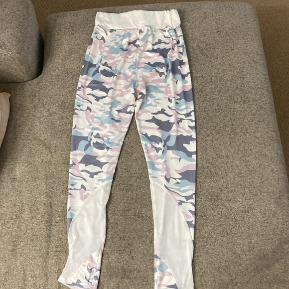 White Camouflage Workout Leggings - Picture 4 of 5